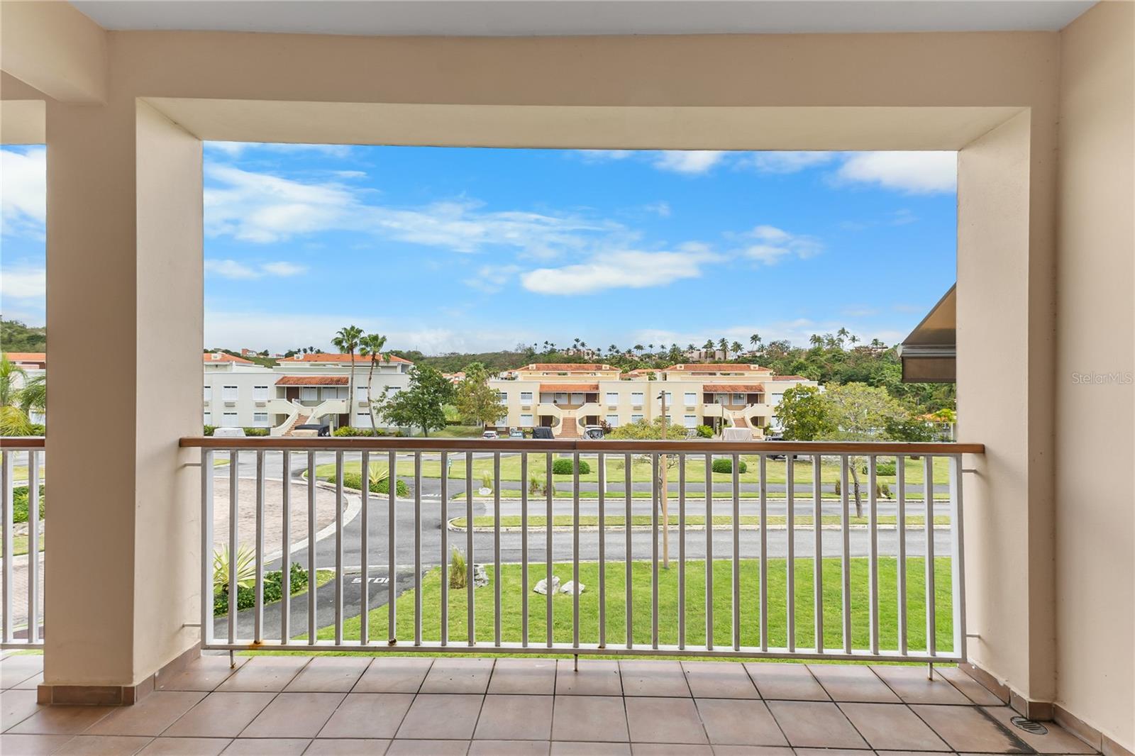 HARBOUR LAKES - Residential