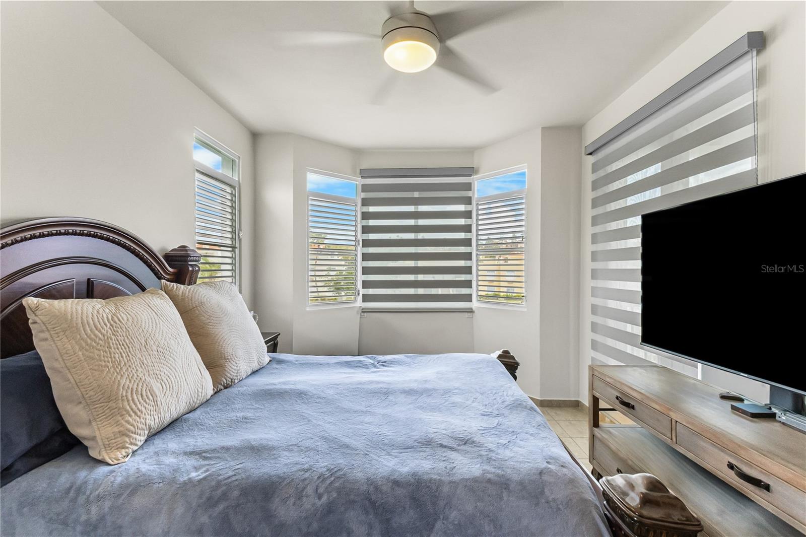 HARBOUR LAKES - Residential