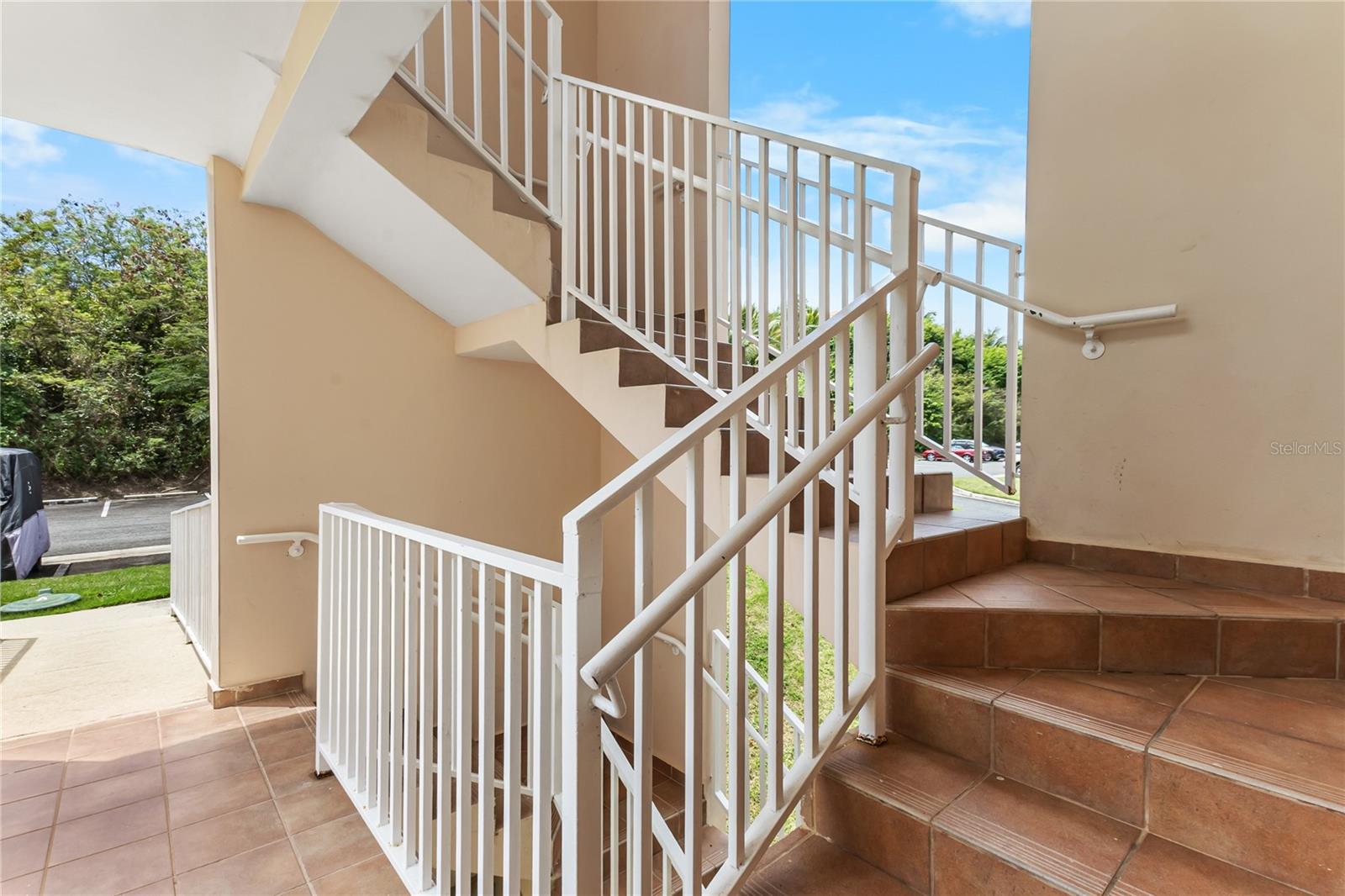 HARBOUR LAKES - Residential