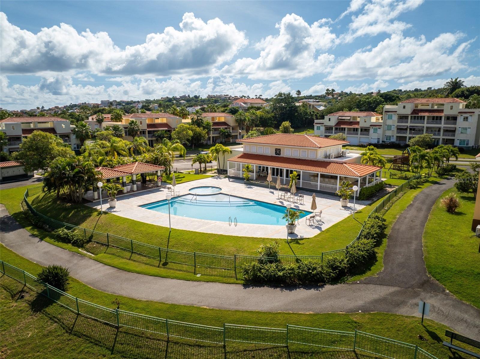 HARBOUR LAKES - Residential