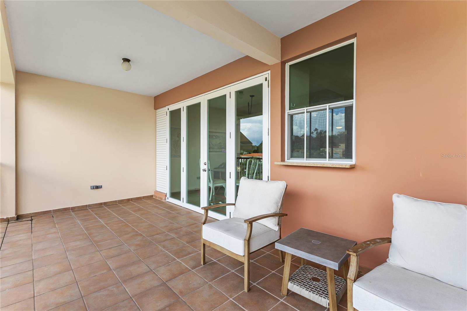 HARBOUR LAKES - Residential