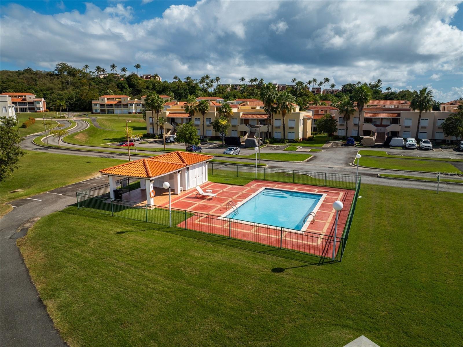 HARBOUR LAKES - Residential