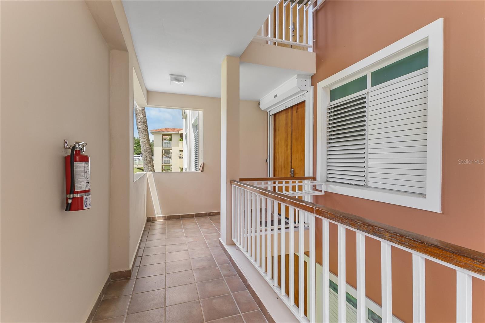 HARBOUR LAKES - Residential