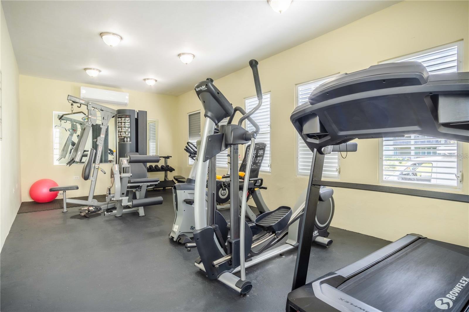 HARBOUR LAKES - Residential