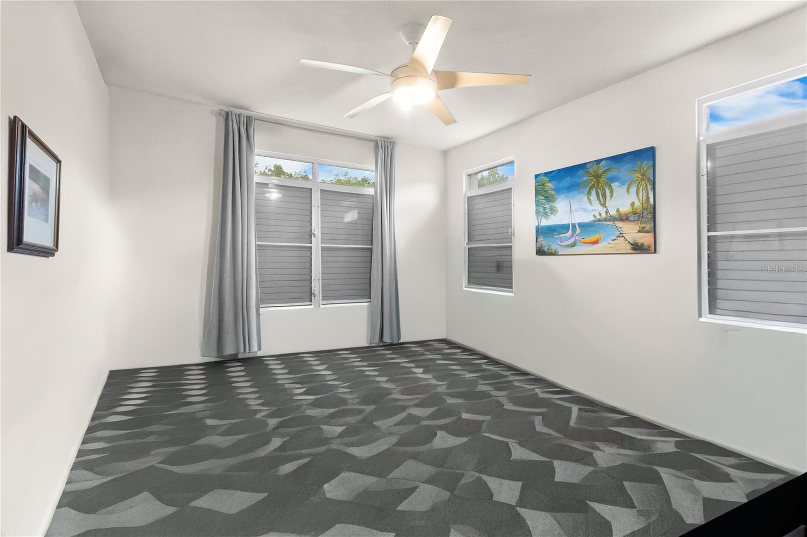 HARBOUR LAKES - Residential