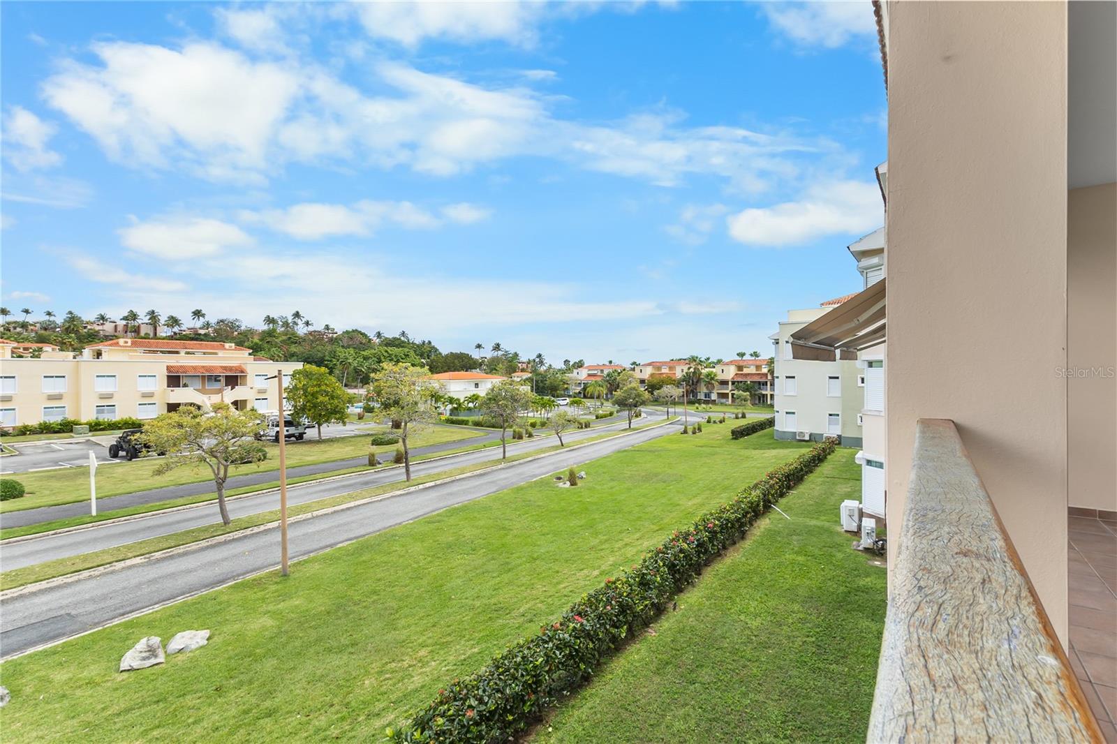 HARBOUR LAKES - Residential