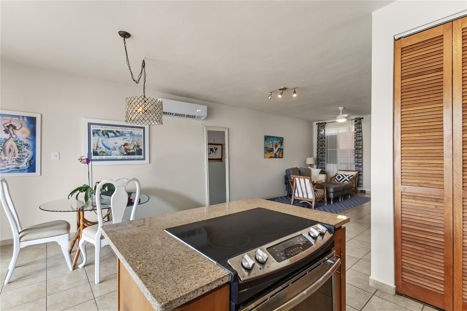 HARBOUR LAKES - Residential