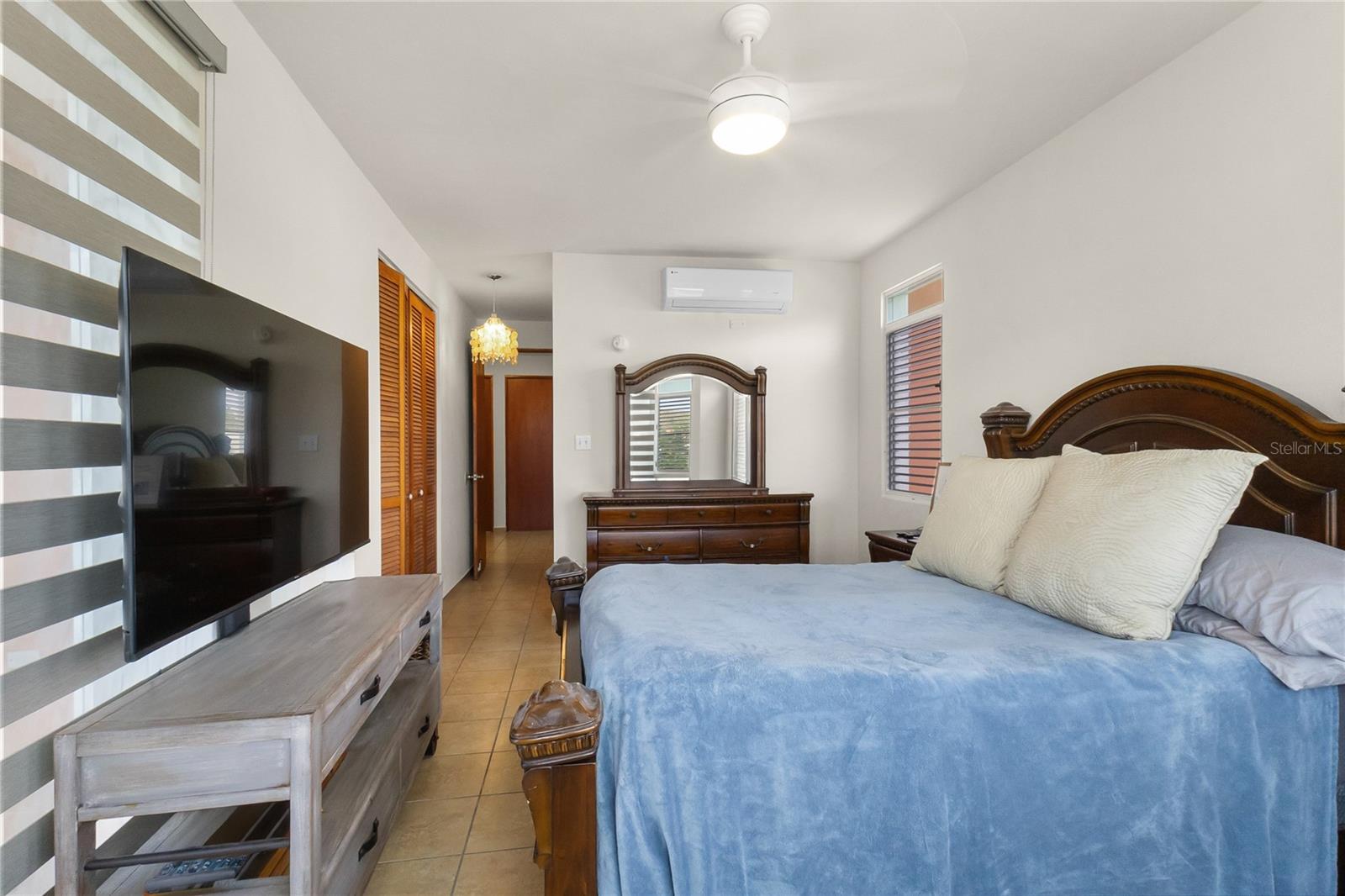 HARBOUR LAKES - Residential