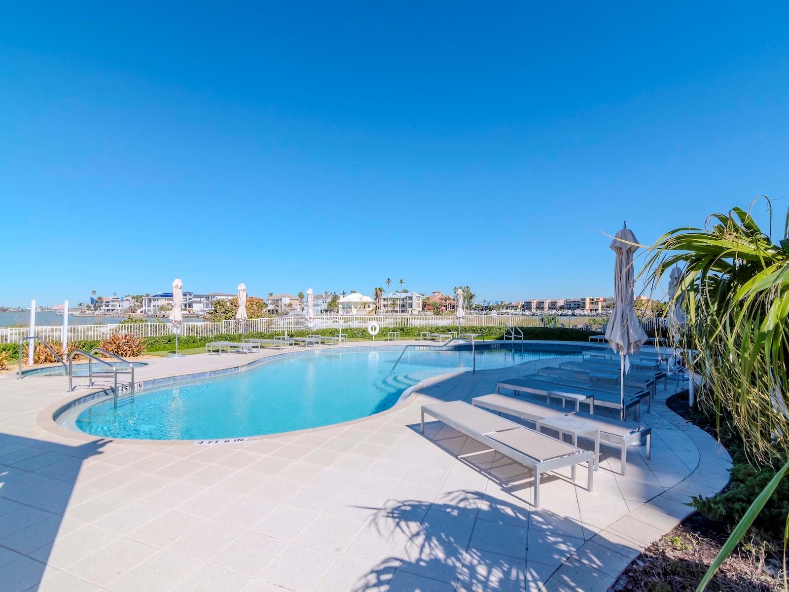 SUNSET POINTE AT COLLANY KEY II CONDO - Residential