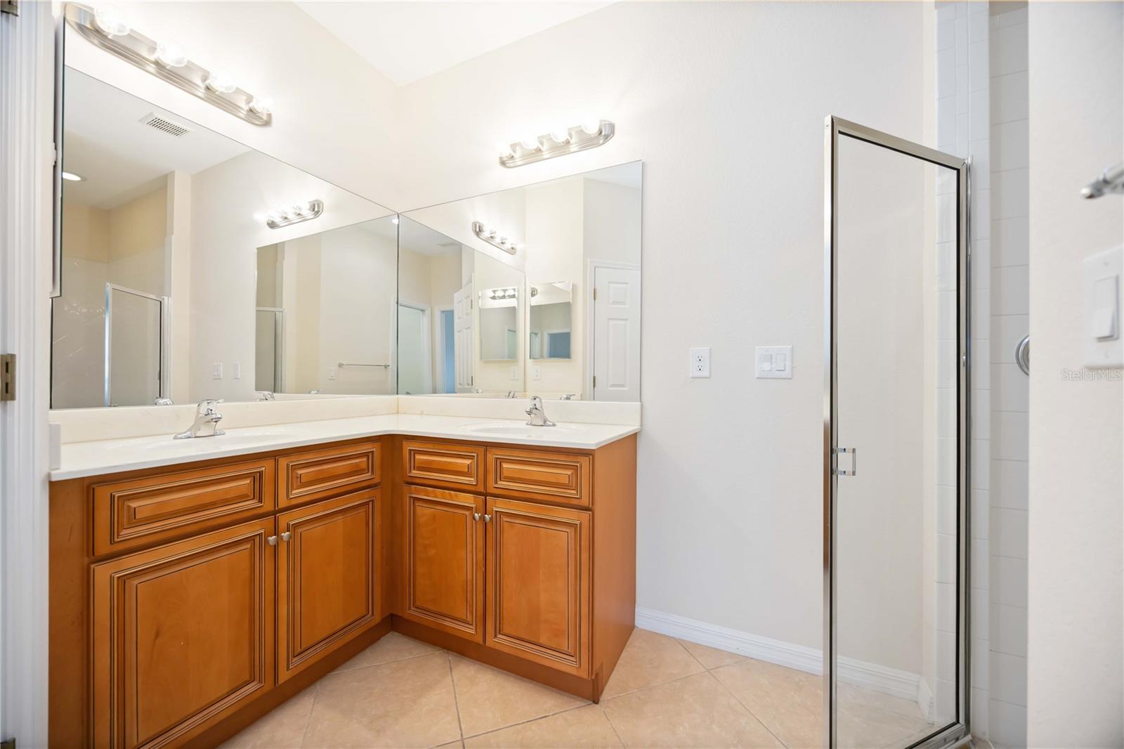 LAKESIDE PLANTATION - Residential