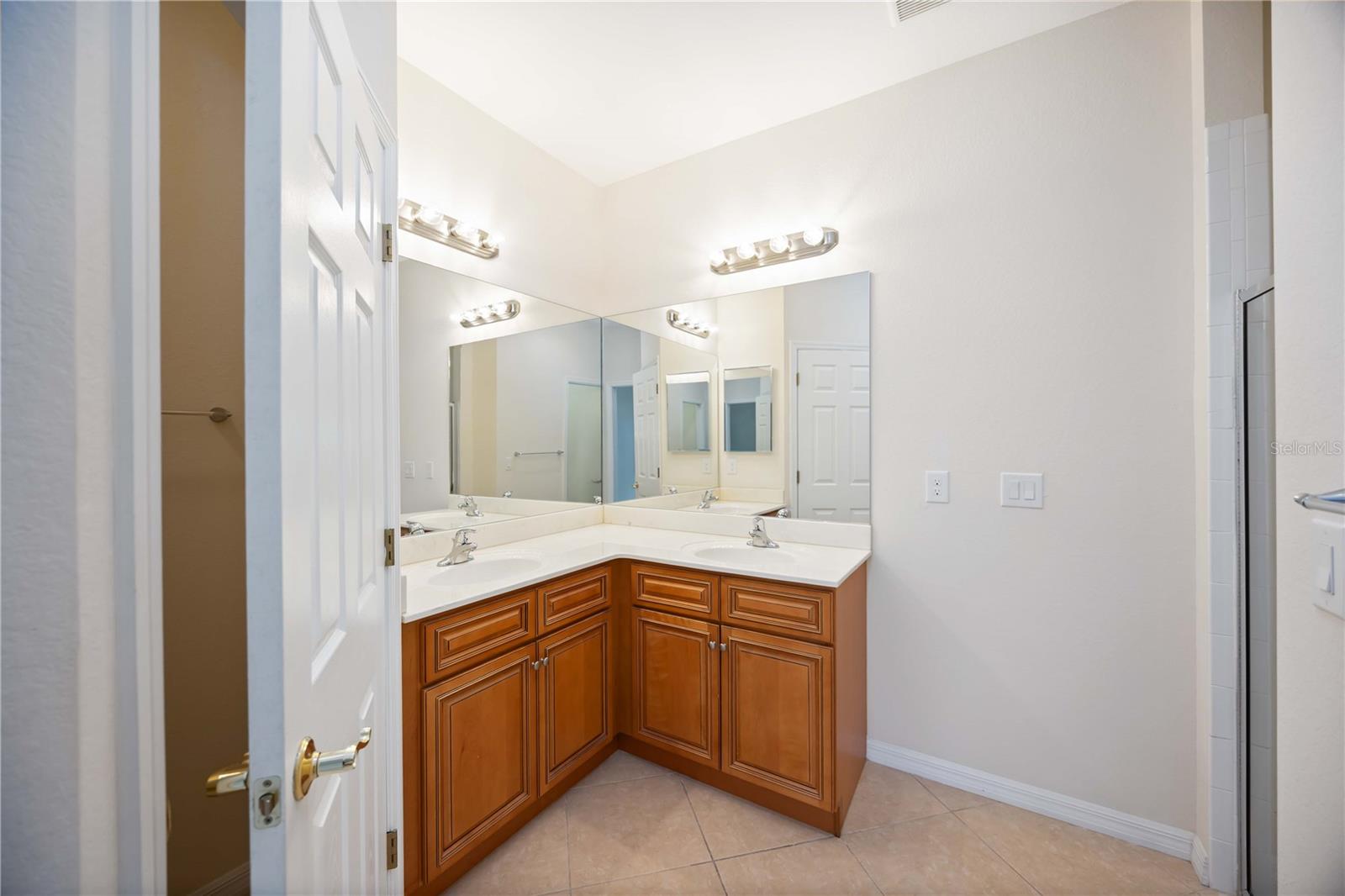 LAKESIDE PLANTATION - Residential