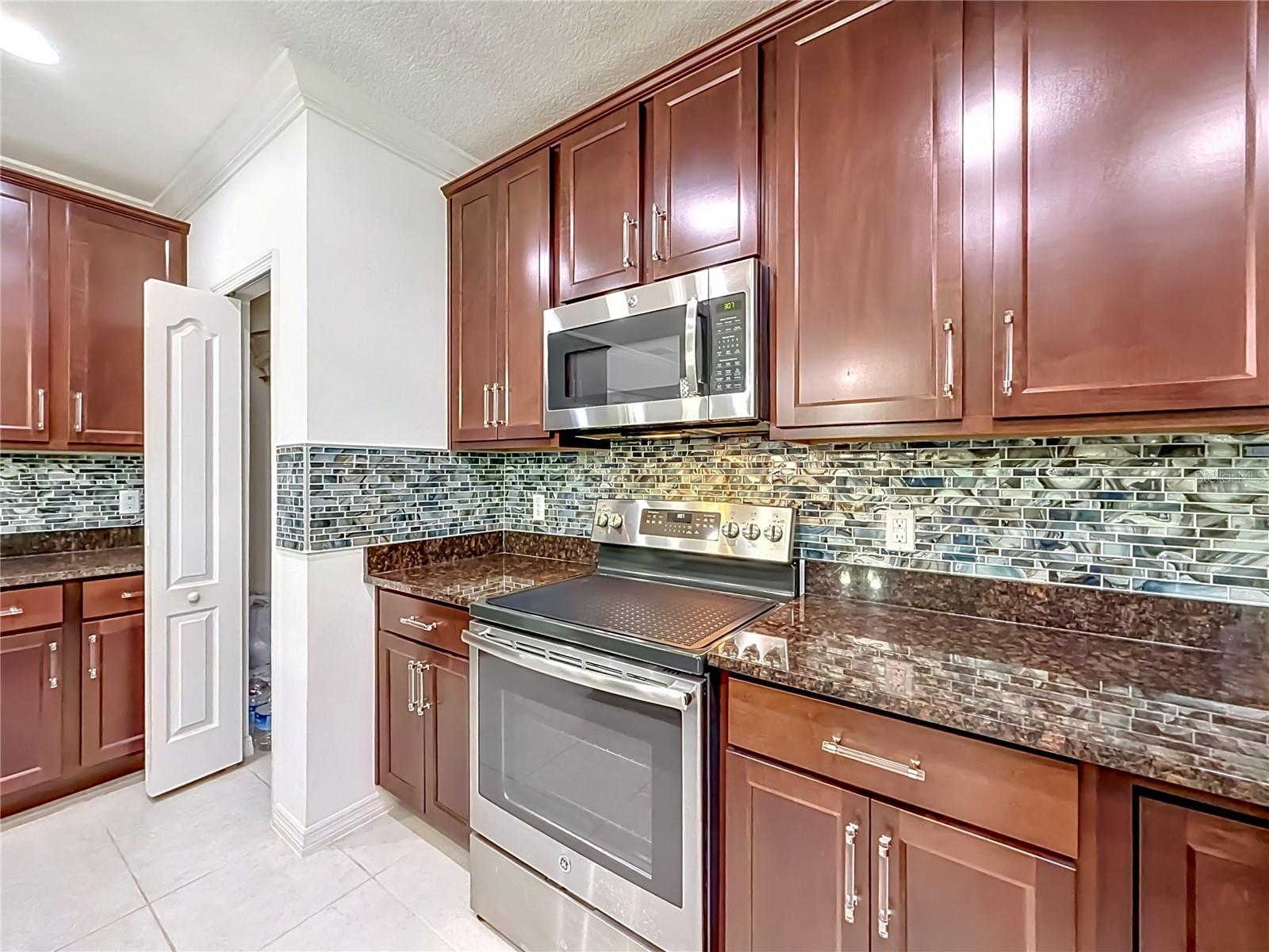 KNIGHT LAKE ESTATES - Residential