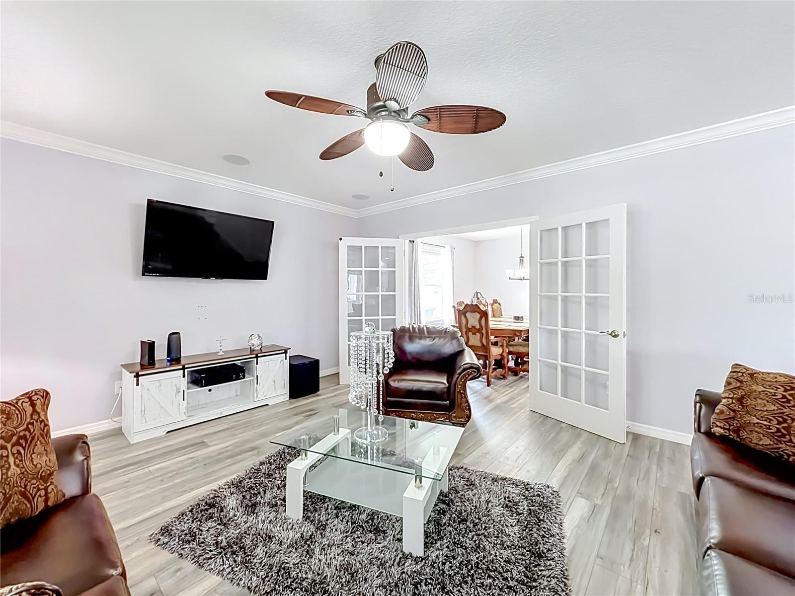 KNIGHT LAKE ESTATES - Residential