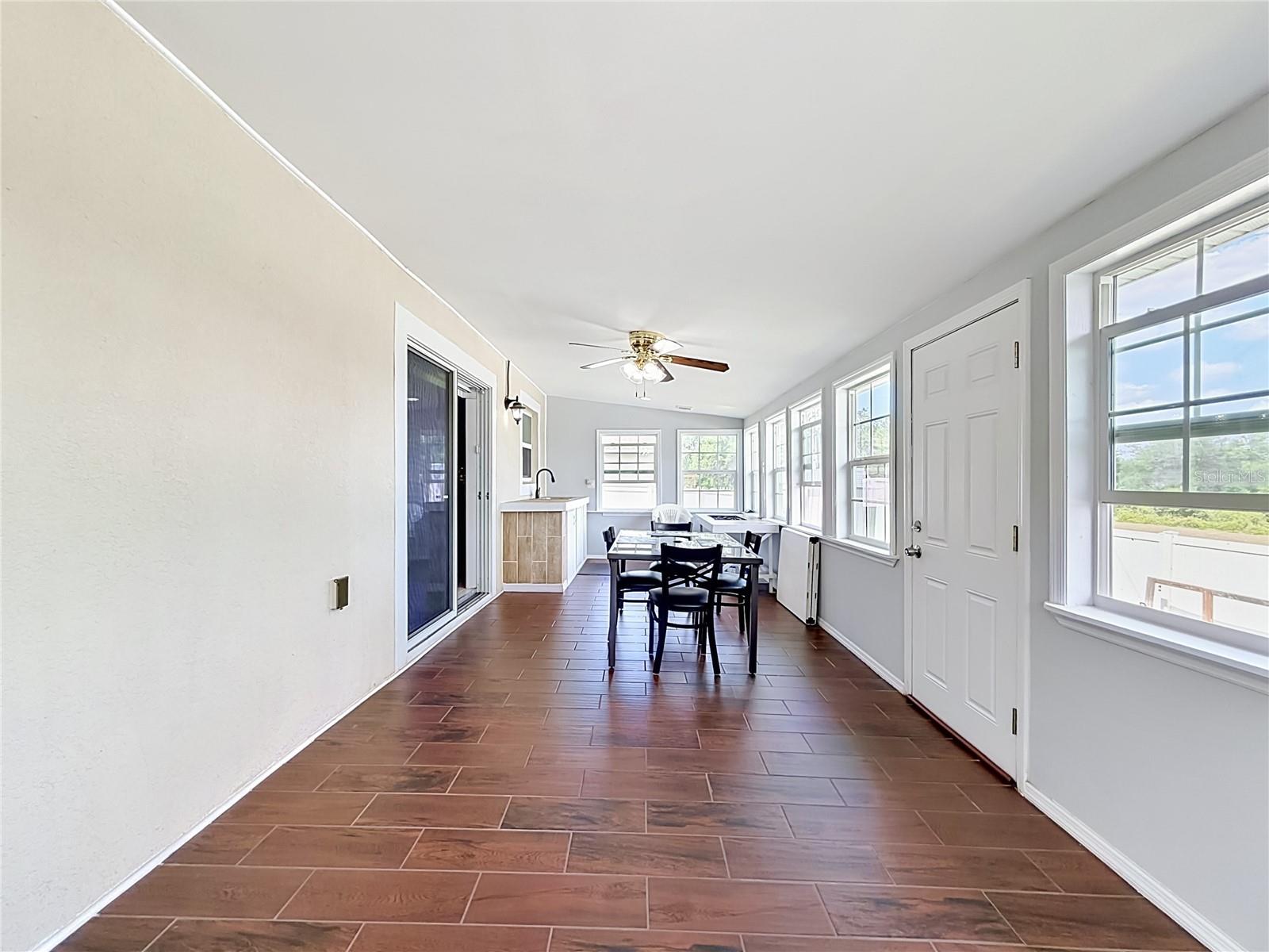 KNIGHT LAKE ESTATES - Residential