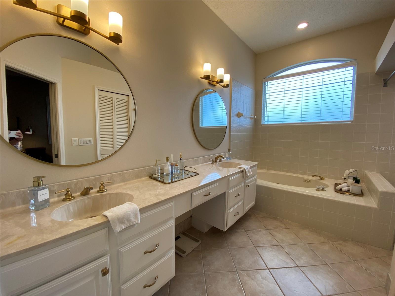 HUNTERS CREEK TR 135 PH 03 - Residential