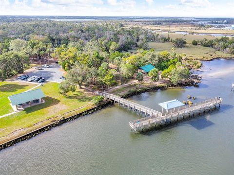 A home in CRYSTAL RIVER