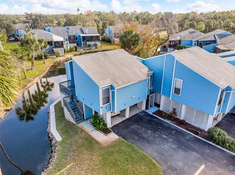 A home in CRYSTAL RIVER