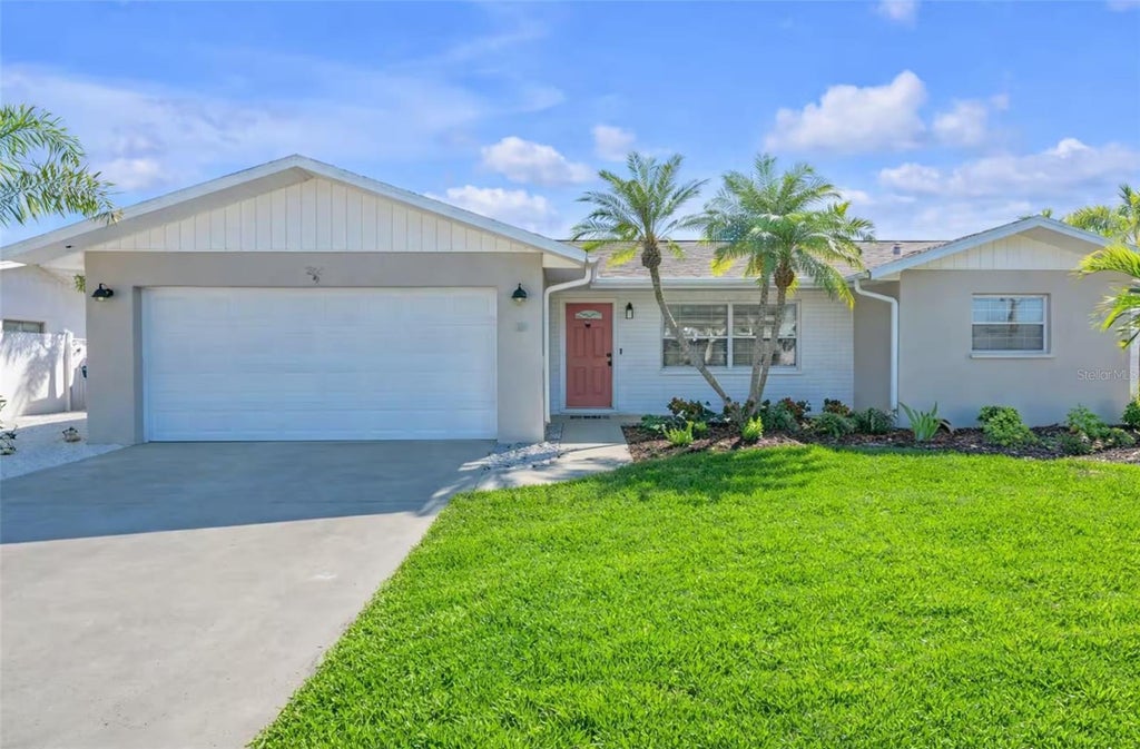 Photo of 5211 17th Avenue W, Bradenton, FL 34209 (MLS # A4703397)