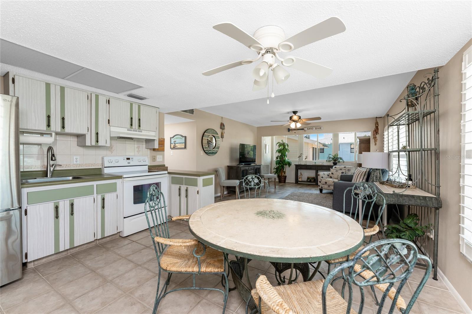 TIKI APTS BLDG 01 - Residential