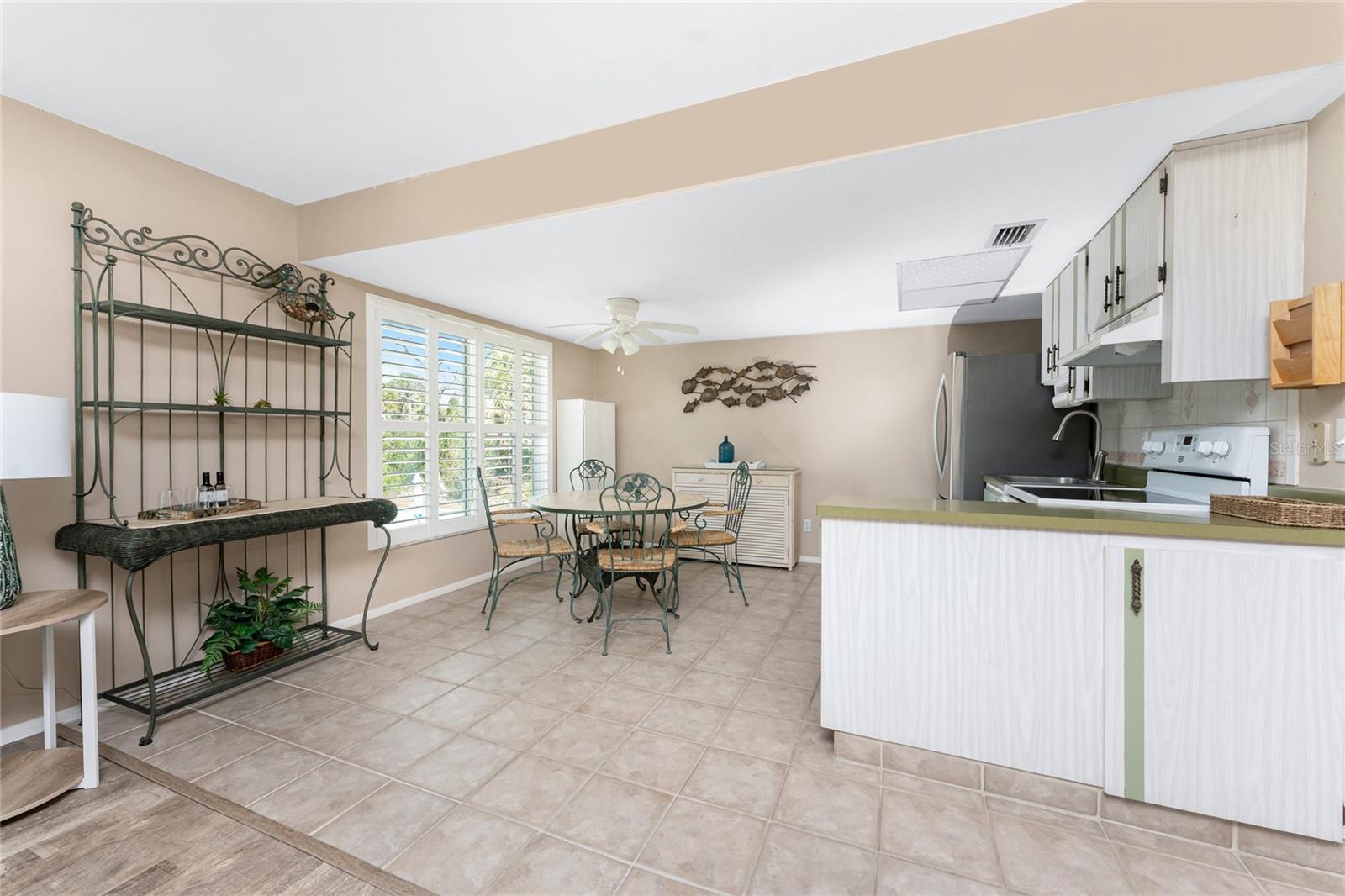 TIKI APTS BLDG 01 - Residential