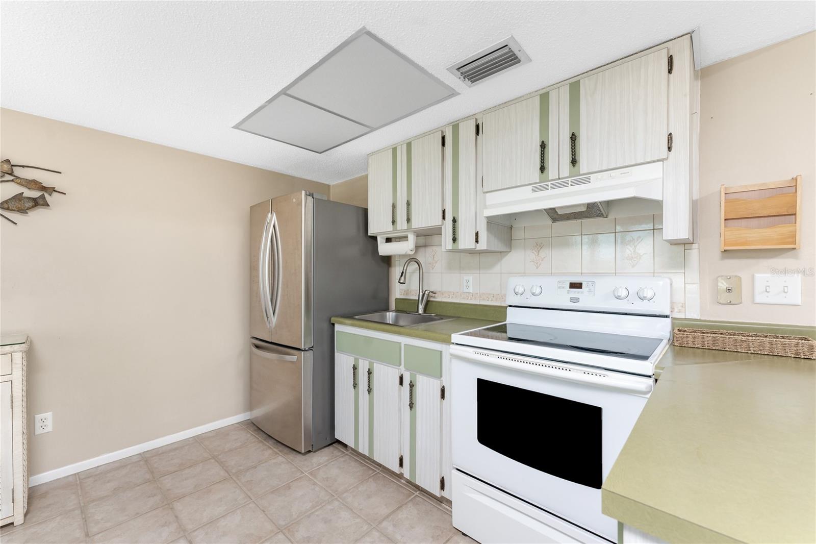 TIKI APTS BLDG 01 - Residential