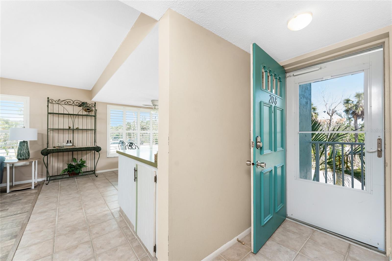 TIKI APTS BLDG 01 - Residential