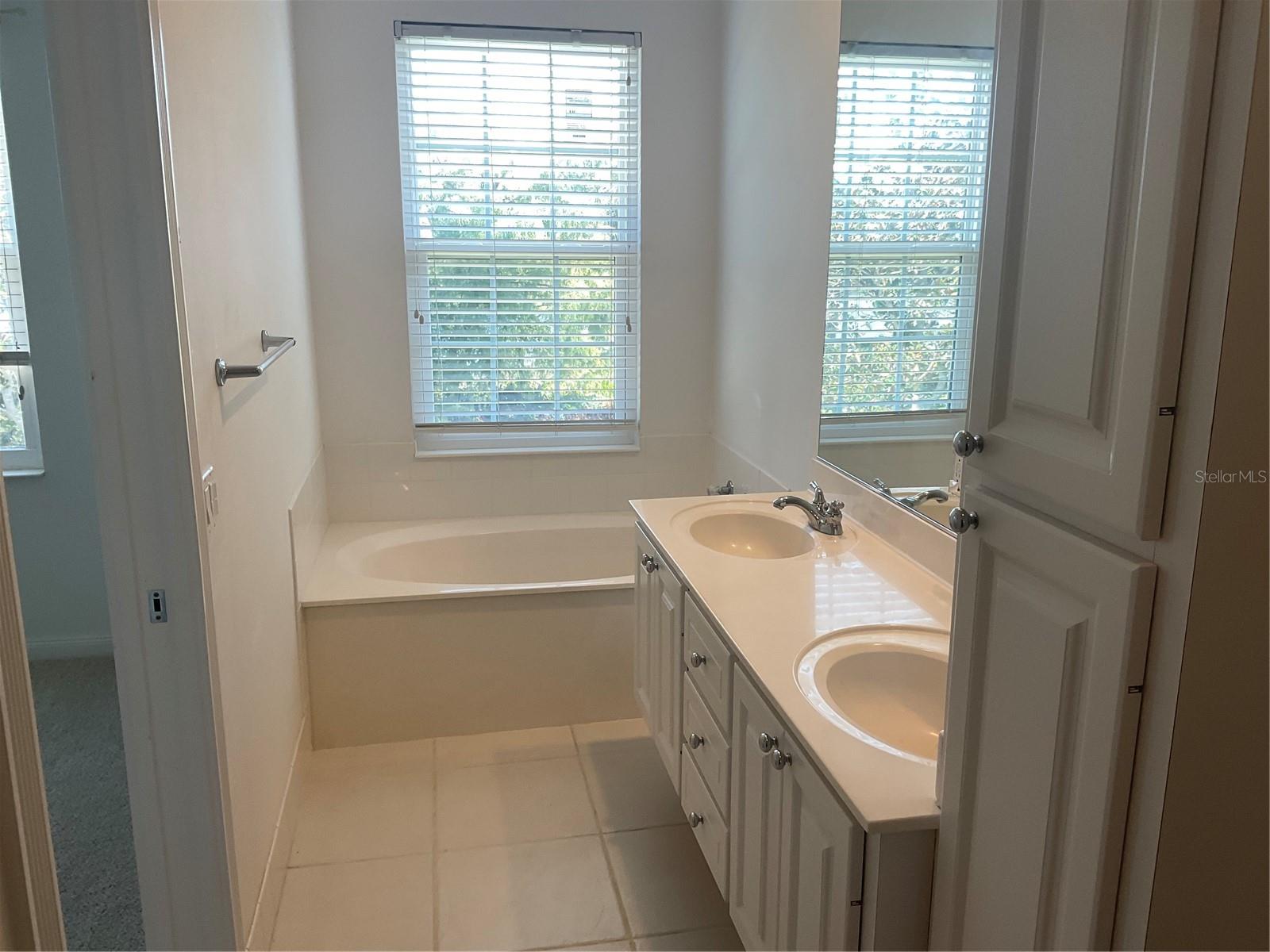 VILLAGEWALK - Residential Lease