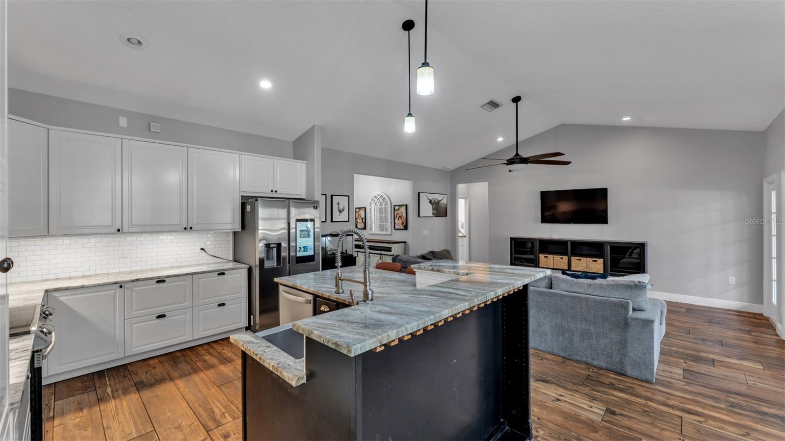 ACREAGE - Residential