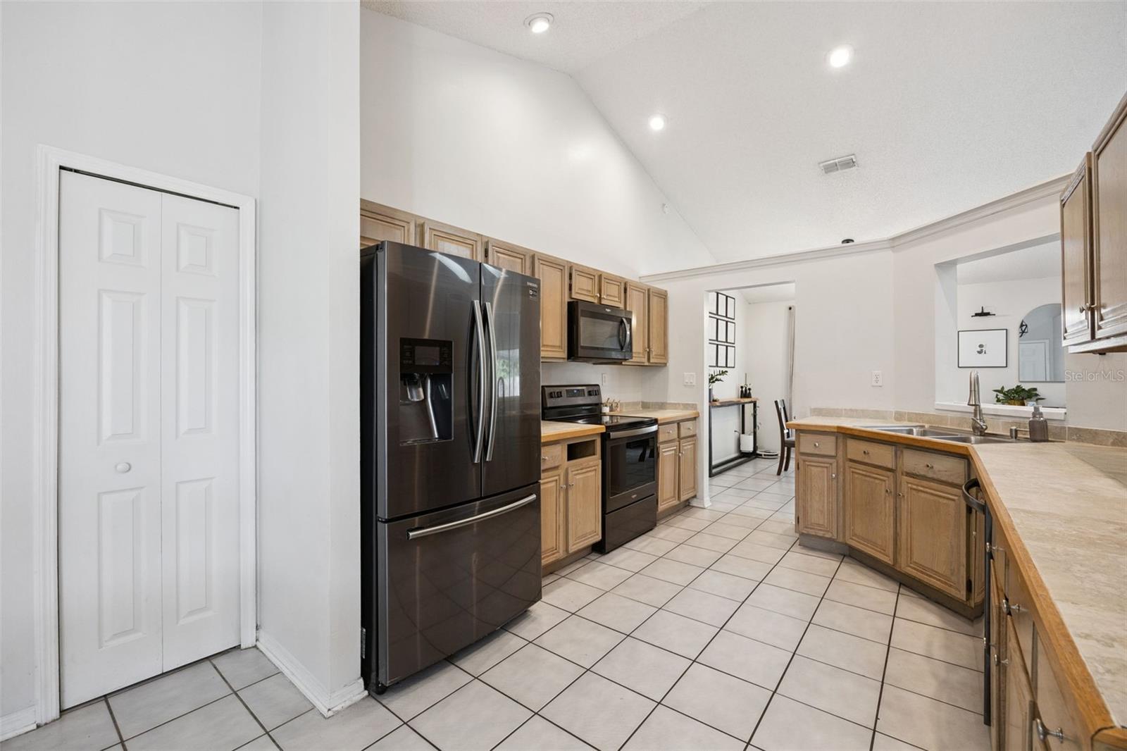 MIDDLETON OAKS - Residential