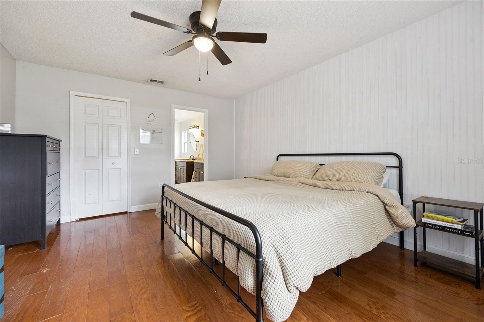 MIDDLETON OAKS - Residential