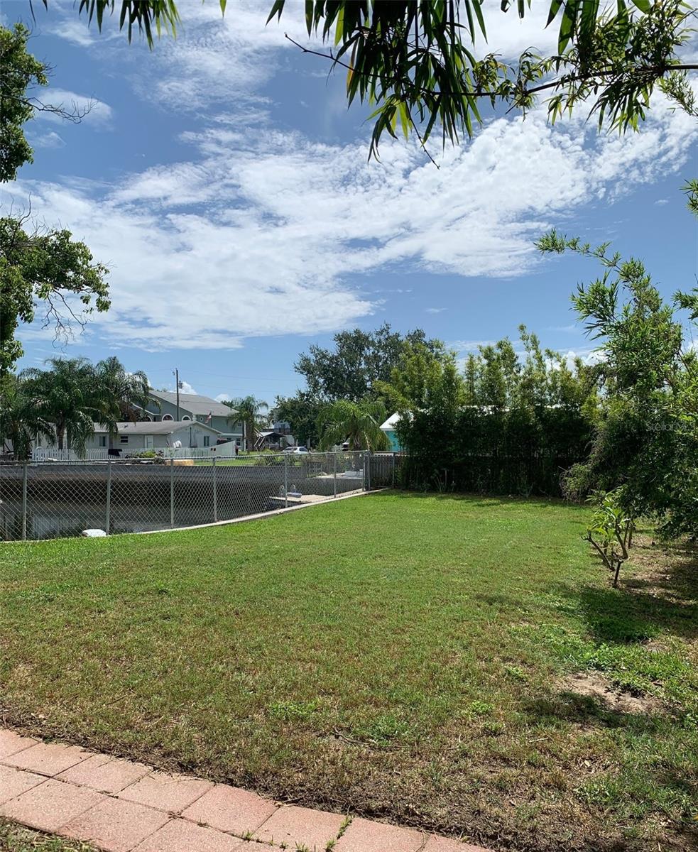 HUDSON BEACH ESTATES - Residential