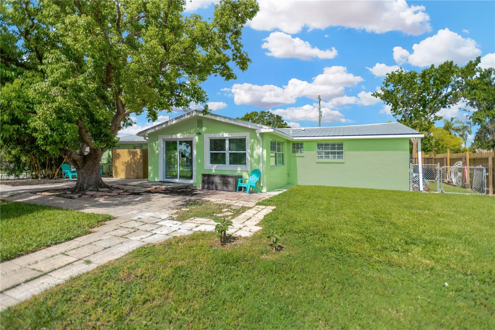 HUDSON BEACH ESTATES - Residential