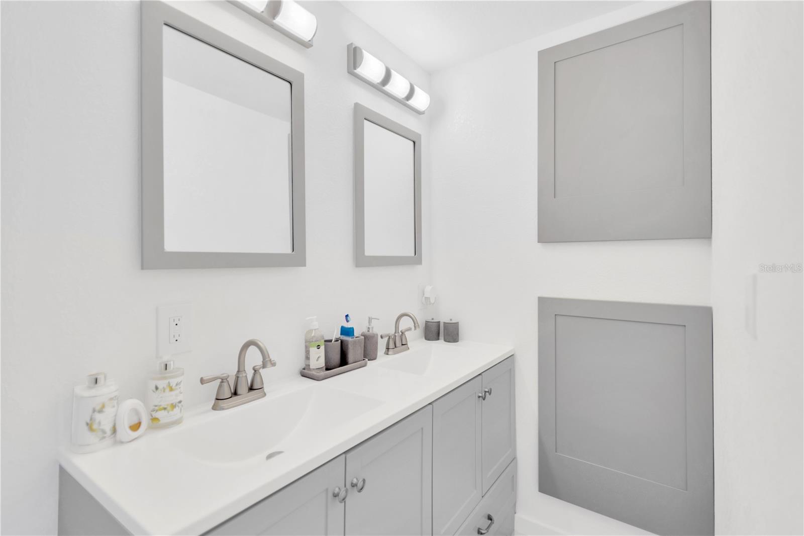 HUDSON BEACH ESTATES - Residential