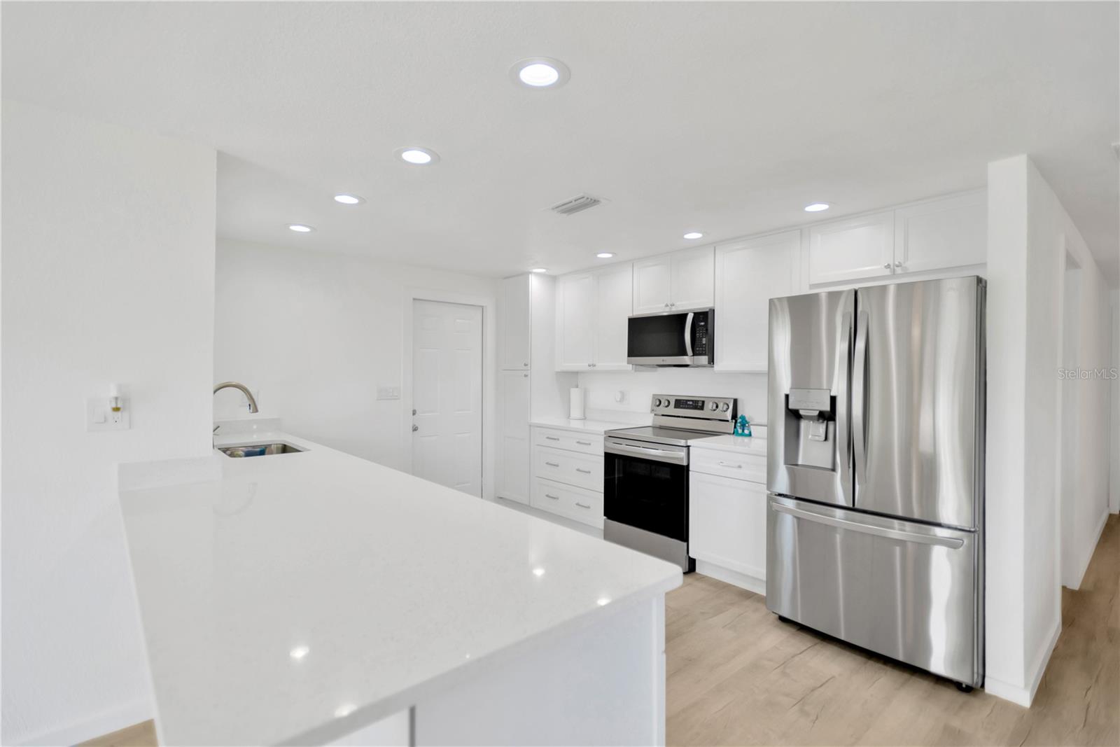 HUDSON BEACH ESTATES - Residential