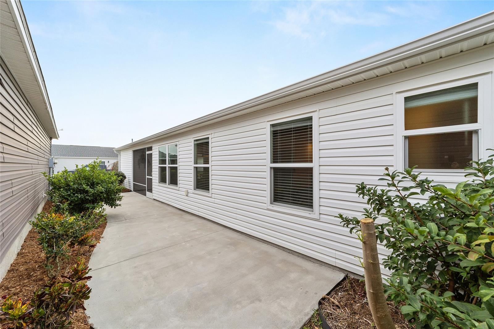 VILLAGES/SOUTHERN OAKS ELLIE V - Residential