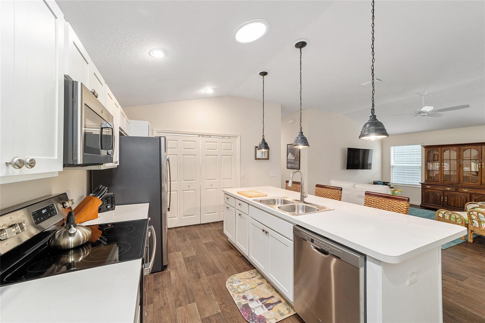 VILLAGES/SOUTHERN OAKS ELLIE V - Residential