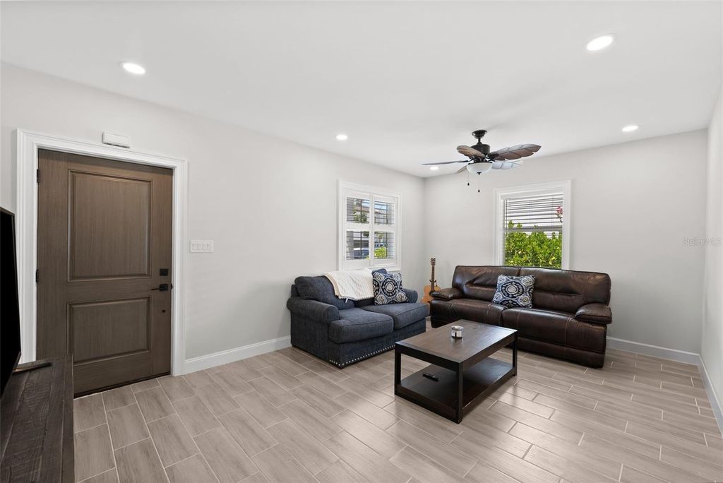 Photo of 609 Danube Avenue, Tampa, FL 33606 (MLS # TB8417631)