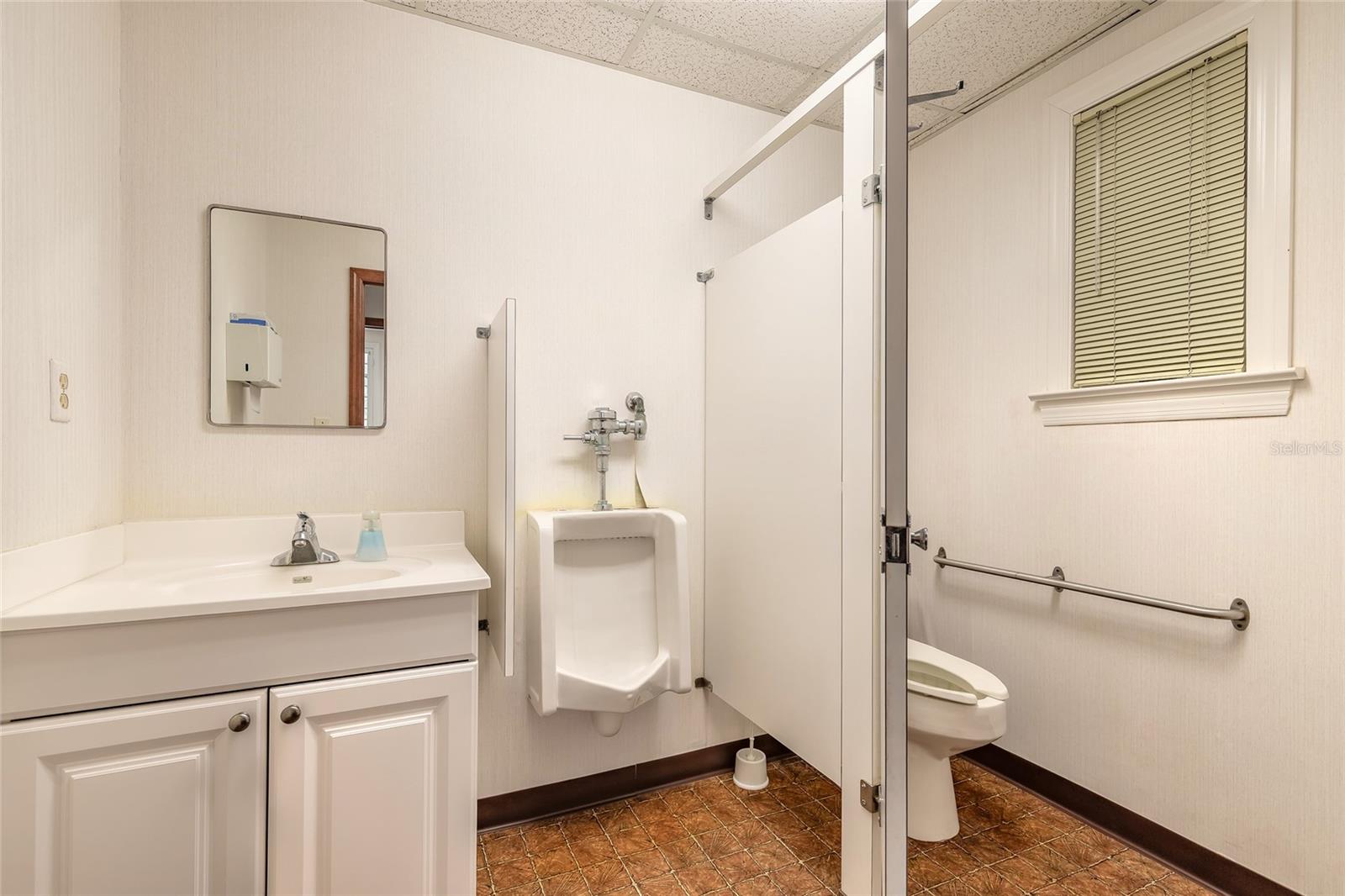 ANDREWS NEW SMYRNA - Commercial Sale