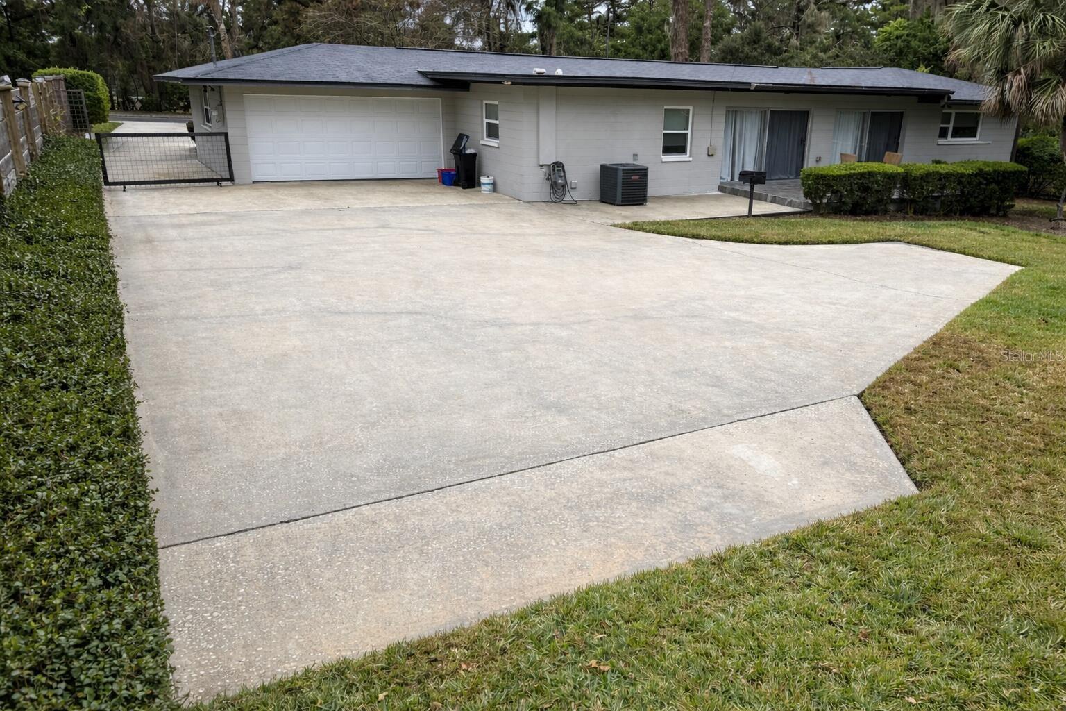 BLACK ACRES - Residential