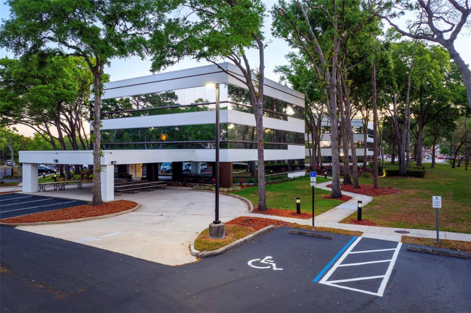 1211 STATE ROAD 436