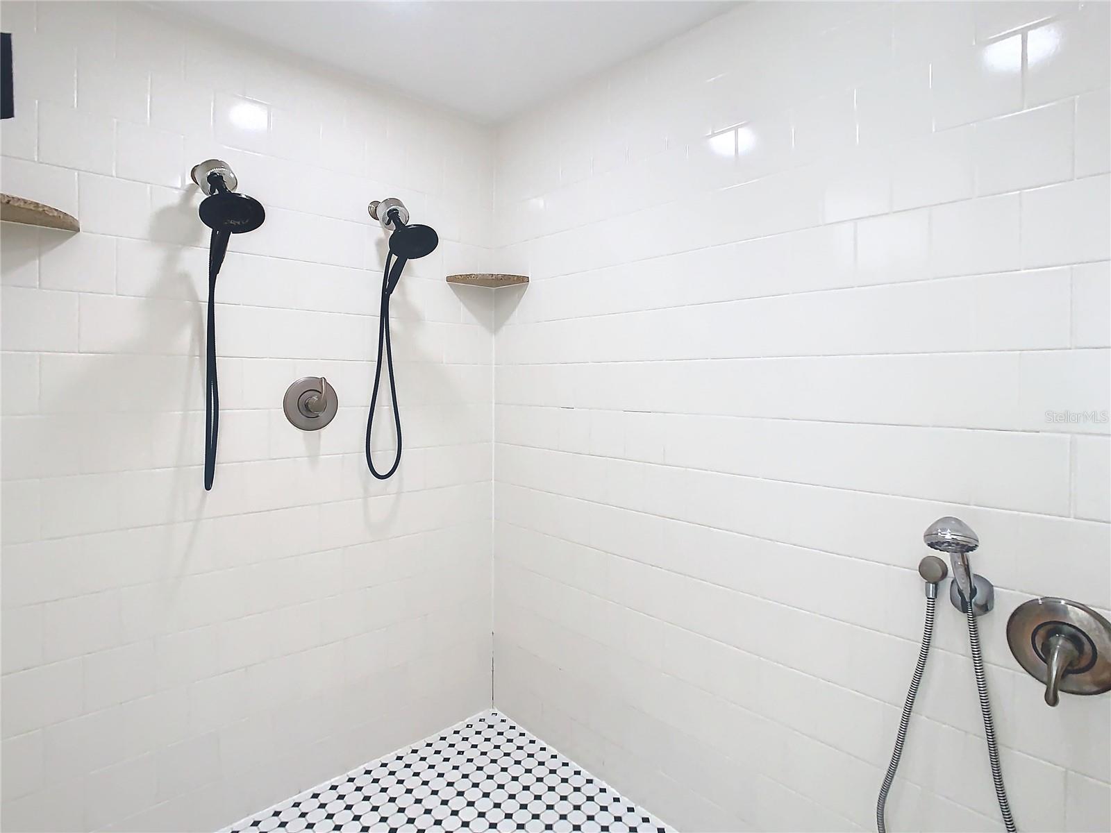 CARROLLWOOD COVE AT EMERALD GR - Residential