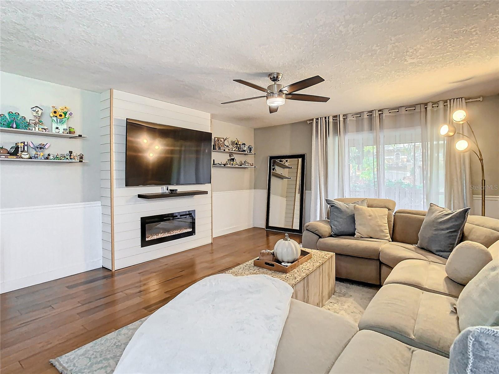 CARROLLWOOD COVE AT EMERALD GR - Residential