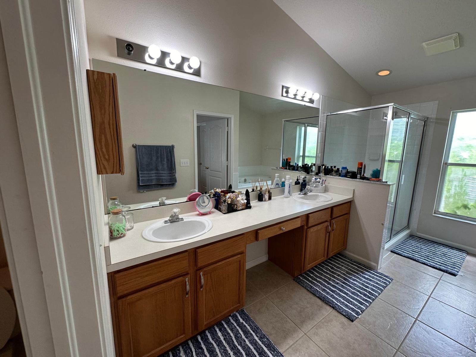 OAKSTEAD PRCL 9 & 10 - Residential Lease
