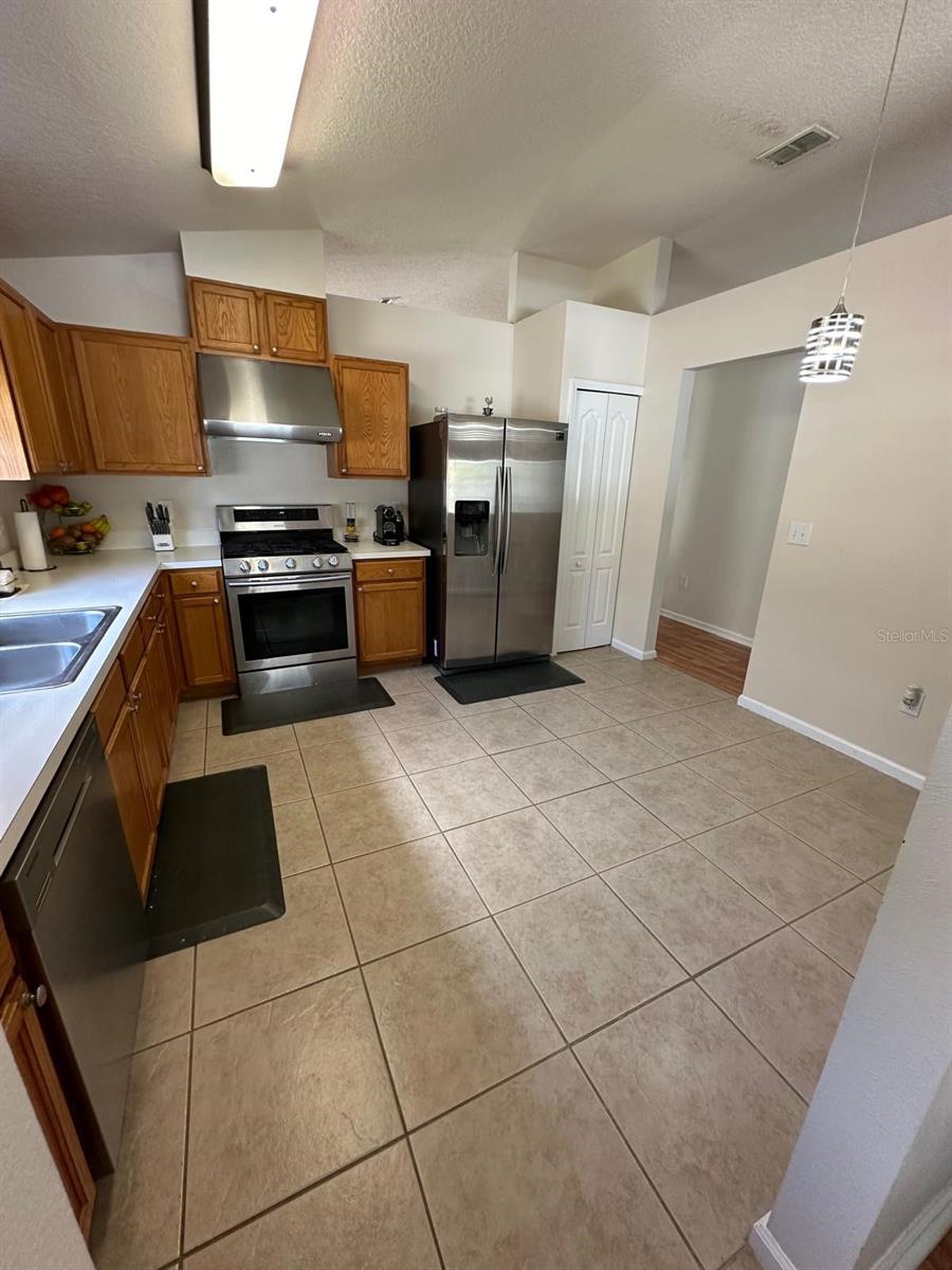 OAKSTEAD PRCL 9 & 10 - Residential Lease