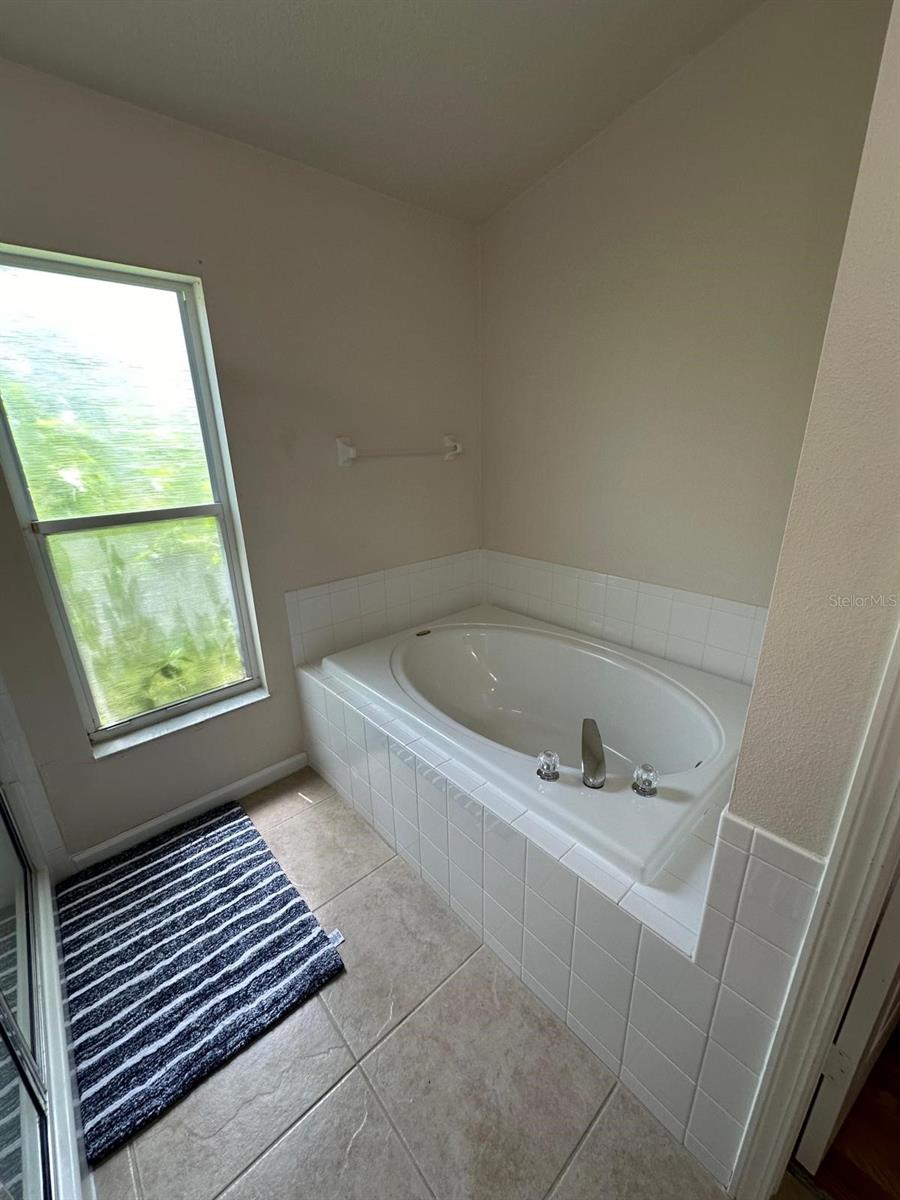 OAKSTEAD PRCL 9 & 10 - Residential Lease