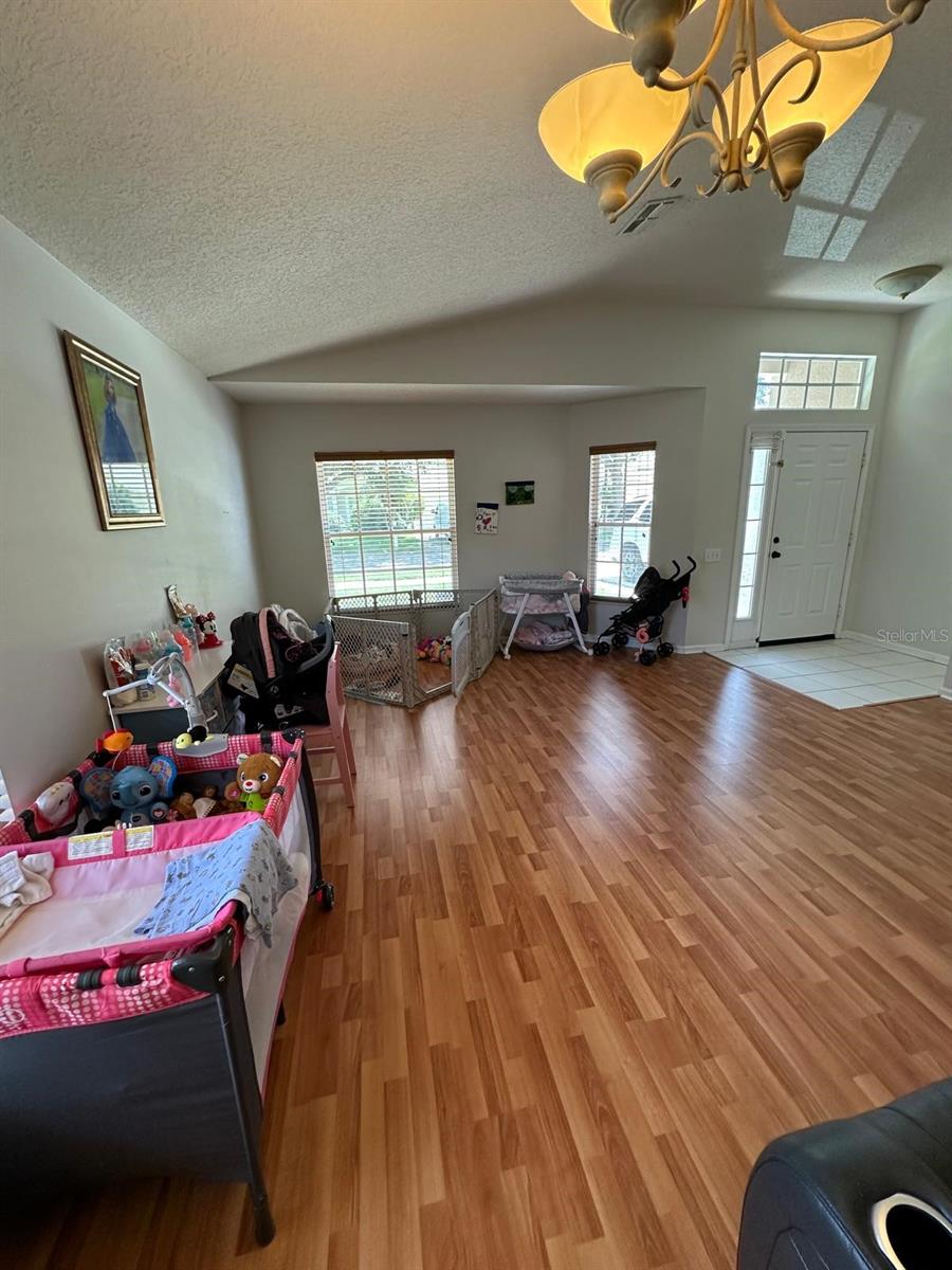 OAKSTEAD PRCL 9 & 10 - Residential Lease