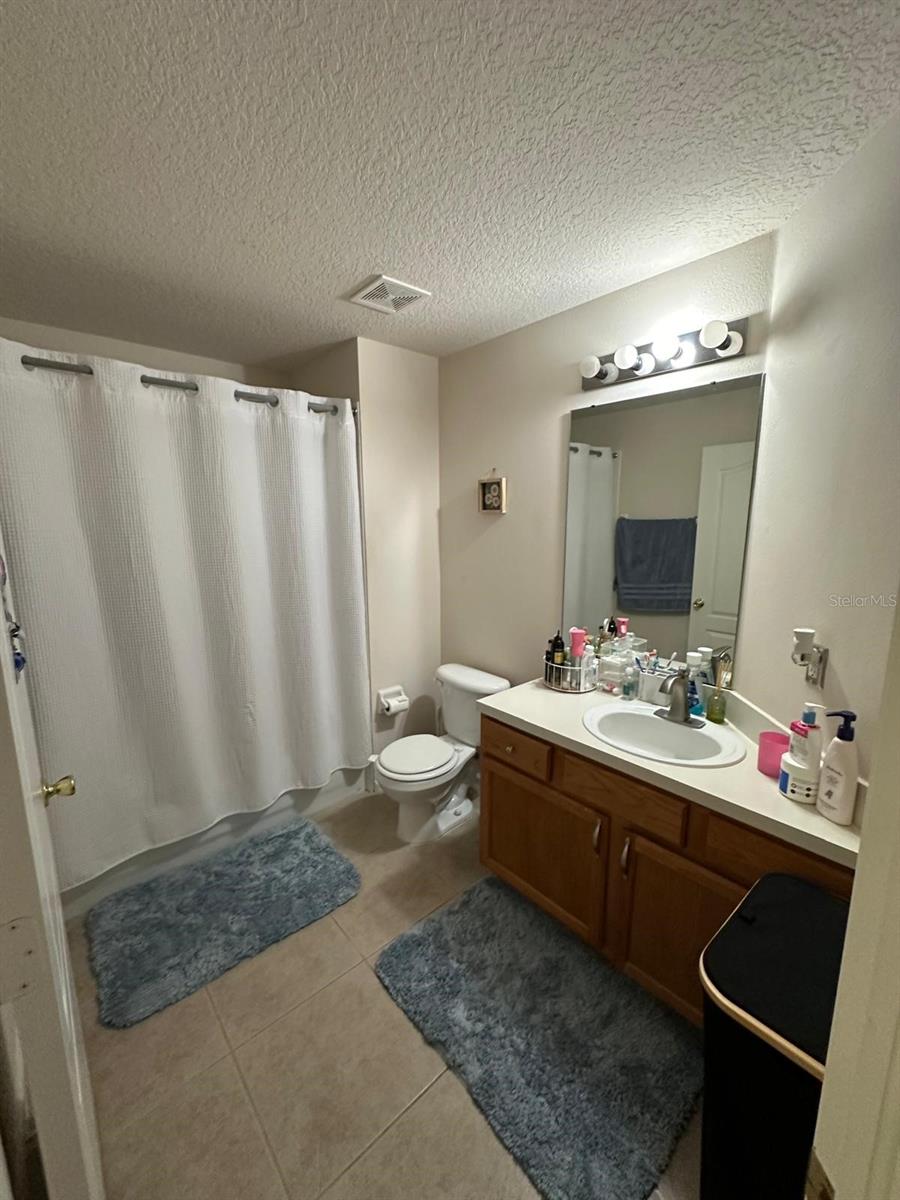 OAKSTEAD PRCL 9 & 10 - Residential Lease