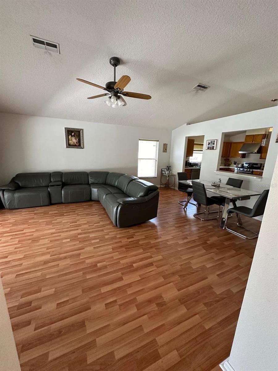 OAKSTEAD PRCL 9 & 10 - Residential Lease