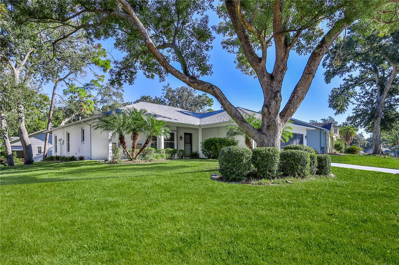 2692 ROYAL RIDGE DRIVE