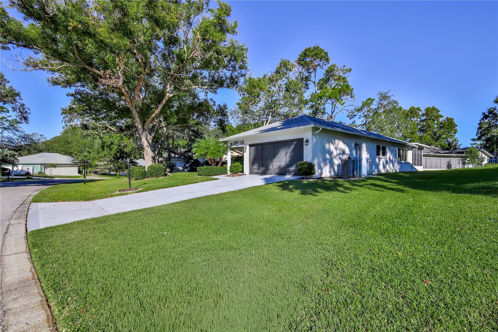 2692 ROYAL RIDGE DRIVE